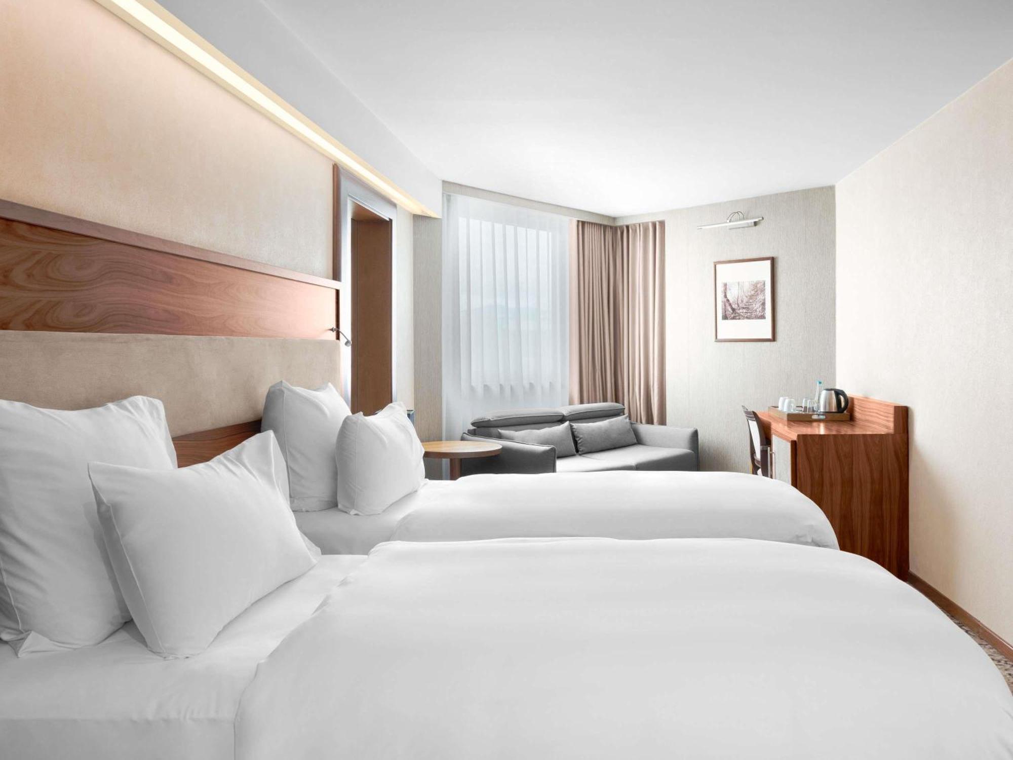 Deluxe King or Twin Room with Sofa,1742711596:JPEG