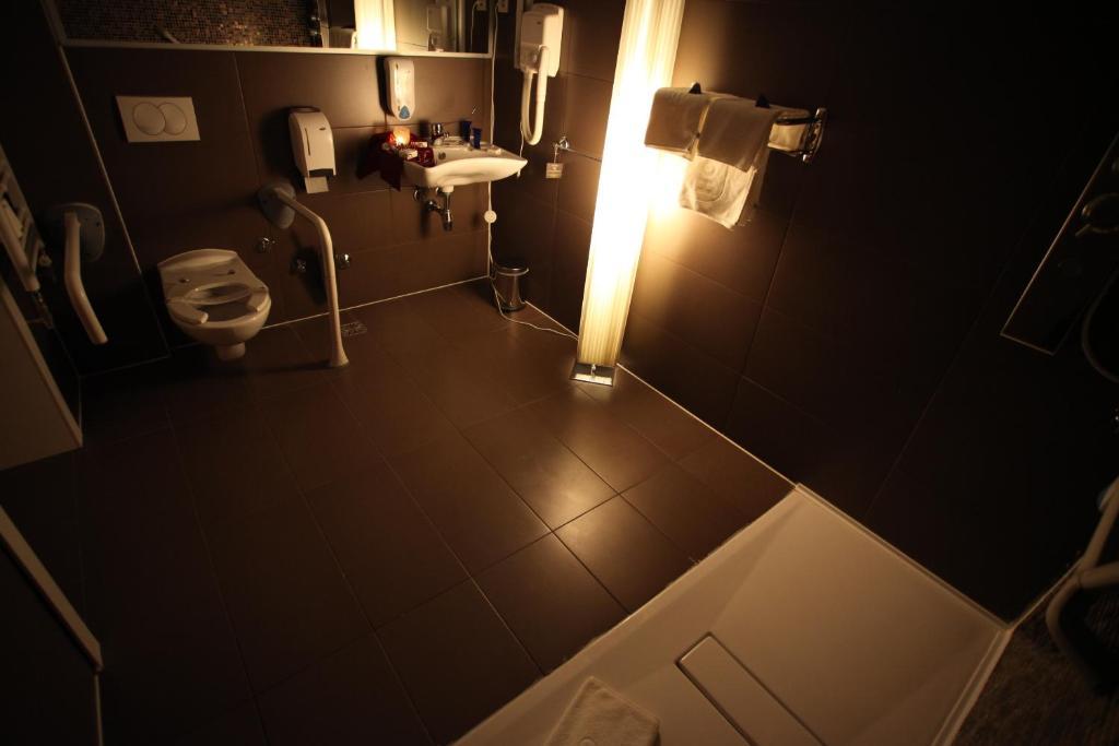 Superior Double or Twin Room Airport Transfer,1442265877:JPEG