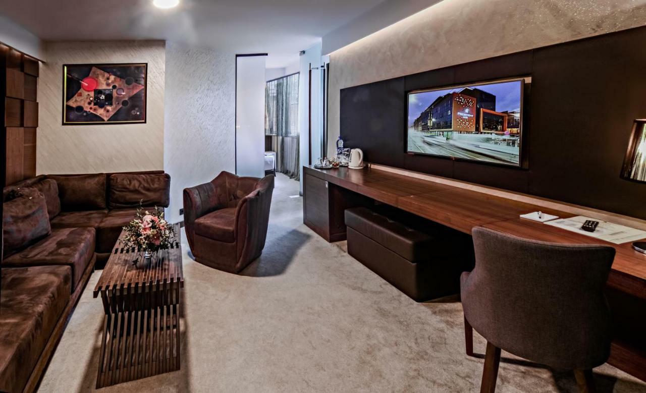 Deluxe Suite